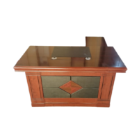 1.4-meter executive desk with a spacious surface, built-in storage, and a sleek, professional design for modern offices.