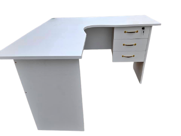 254987689_4575062039276454_4978853128237225034_n-removebg-preview.png 1.4 meters L-shaped office desk - Image 1