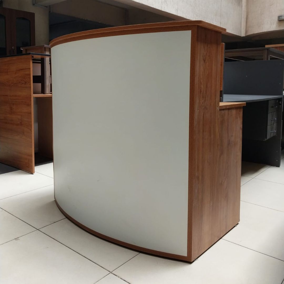 3-Link-reception-bench.jpg Curved office reception desk - 1.4 meters - Image 1