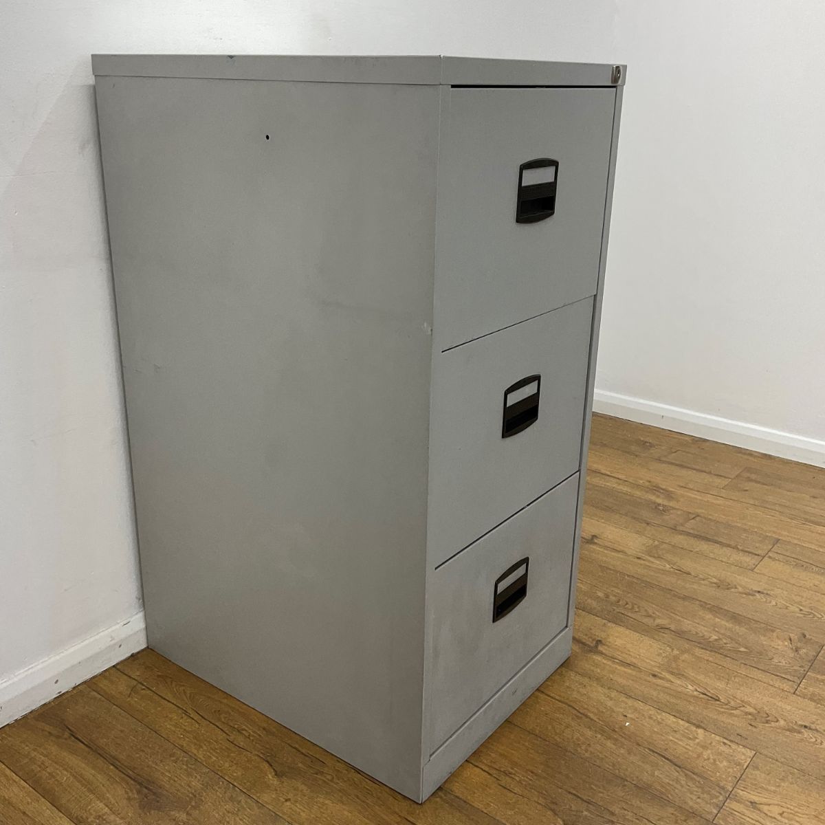 U-FC-3D-GR-04-3.jpg Three drawers steel office filling cabinet - Image 1