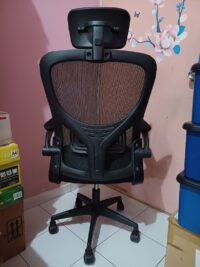 High-back boardroom table seat - Image 3