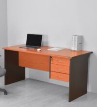 1.4 meters executive desk (with drawers)