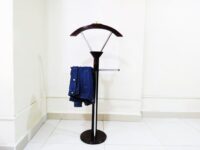 Mahogany wooden office coat hanger - Image 6